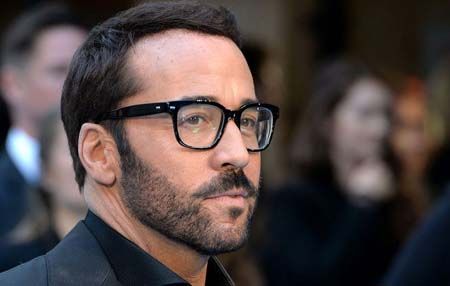 Jeremy Piven and Laura Souvie were said to be in a relationship.