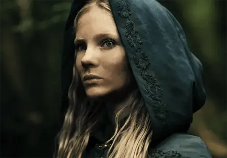 Freya Allan appearing as Ciri in The Witcher.
