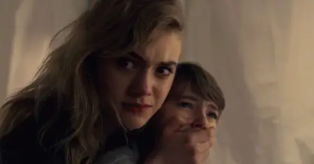 Emilia Jones plays the role of Kinsey Locke in the Netflix series 'Locke & Key' (2020).