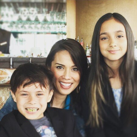 Michael Shanks' wife Lexa Doig with their kids, Mia Tabitha Shanks (daughter) and Samuel David Shanks (son).