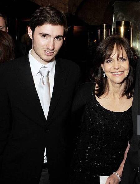 Sally Field and Alan Greisman dated in 1994.