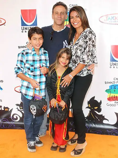 Lisa Vidal with her husband Jay Cohen and their kids; Max Cohen (son) and Olivia Cohen (daughter).