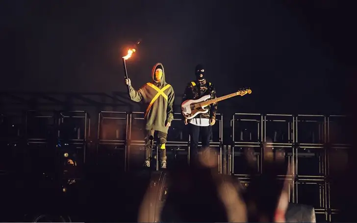 21 Pilots Controversy 2020 - Tyler Joseph Catches Fan's Ire on Twitter
