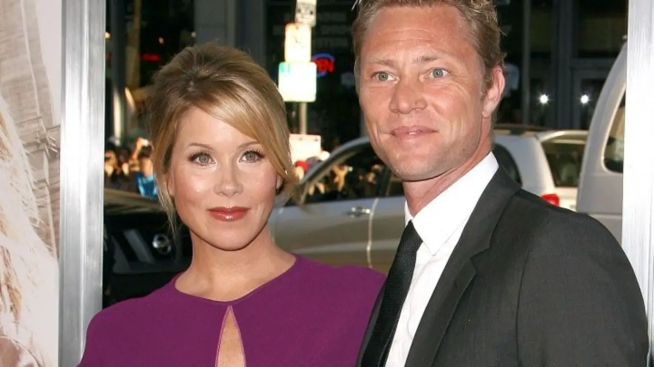 Christina Applegate's Husband: Dead to Me Season 3 Cast Is Married to Martyn LeNoble!