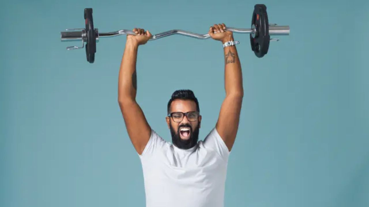 Romesh Ranganathan follows his workout routine.