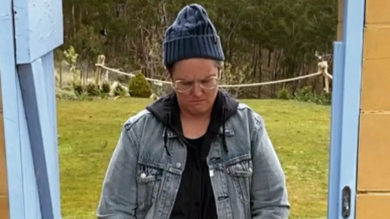 Hannah Gadsby has gained weight in 2023.