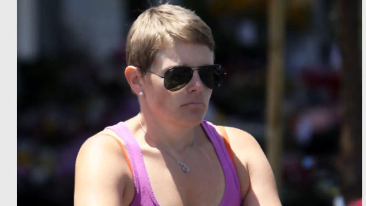 Natalie Maines's weight gain has now made her look different.