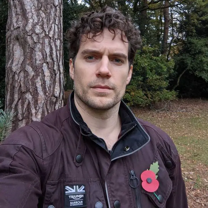 Henry Cavill did apologize following the criticism. celebsindepth.com