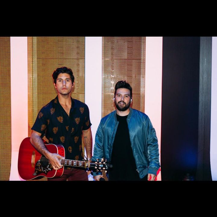 Dan and Shay aren't brothers, yet they resemble each other. celebsindepth.com