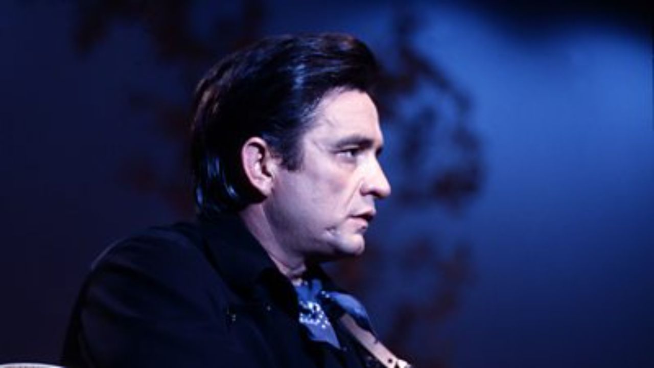 Johnny Cash’s Scar on Face: Chin Near Jaw Surgery! celebsindepth.com