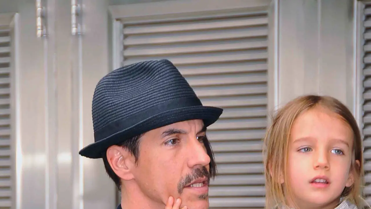 Anthony Kiedis was never married and doesn't have a wife. celebsindepth.com