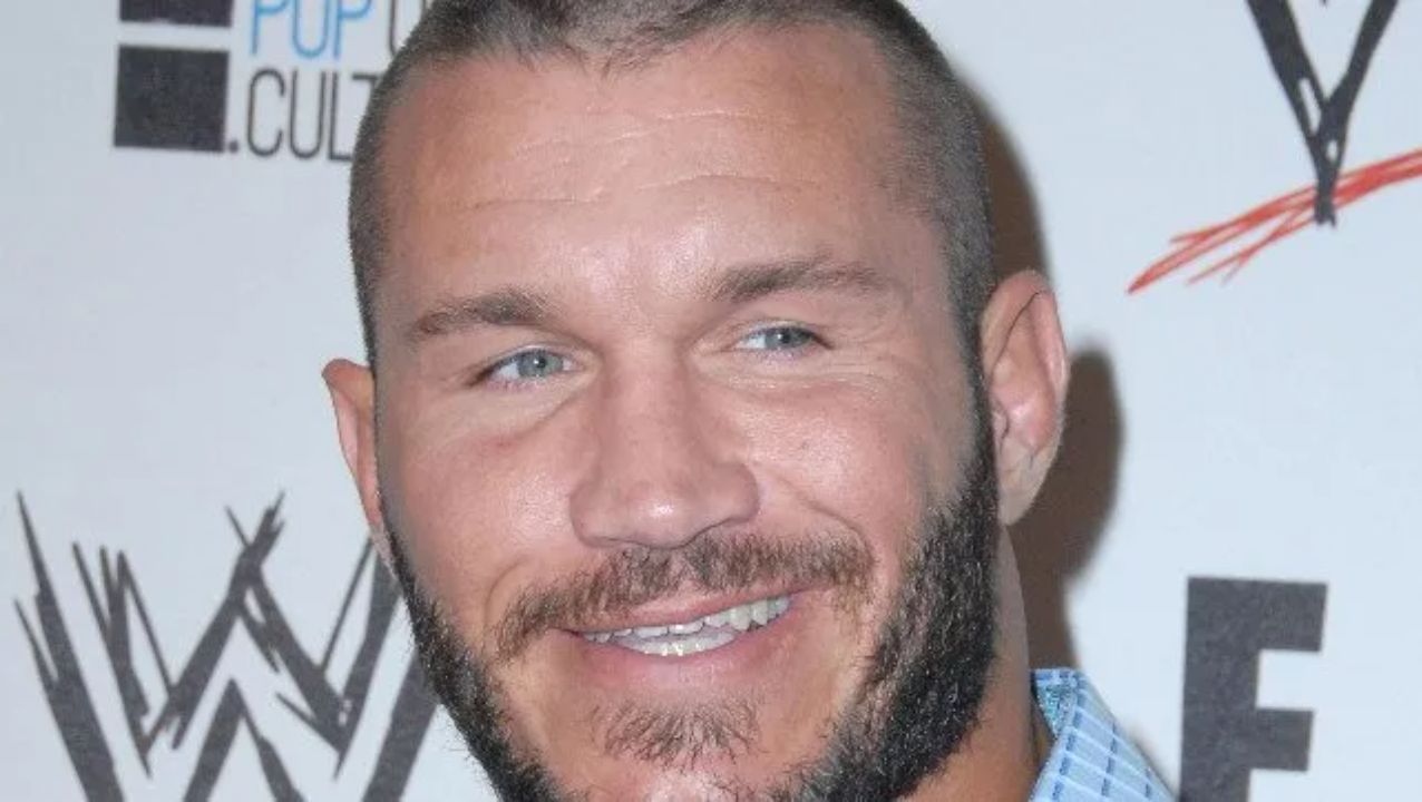 It has not been revealed if Randy Orton really had missing teeth. celebsindepth.com