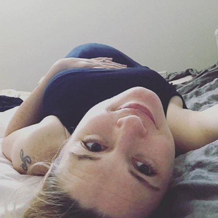 ALexandra Breckenridge got a tattoo on her left shoulder.