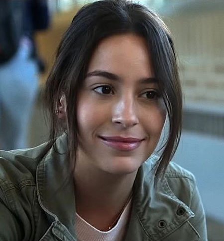 Alexxis Lemire plays Aster Flores in the Netflix movie The Half of It.