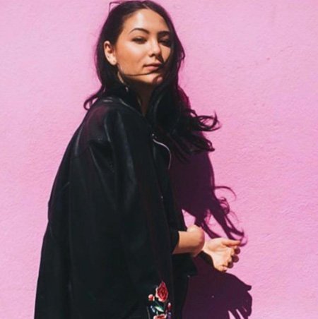 Fivel Stewart is tarined in Martial Arts; she started training at the age of 5.