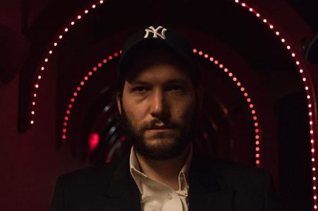 Jeff Wilbusch plays Moishe Lefkovitch in the Netflix series Unorthodox.