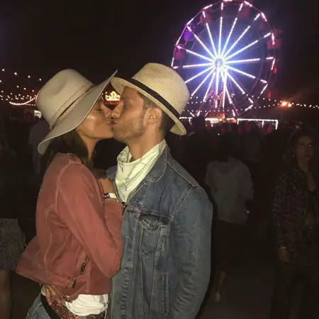 Laysla De Oliveira and Jonathan Keltz are not afraid to show their affection for one another.