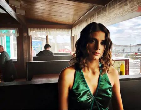 Laysla De Oliveira plays Dodge in the Netlfix series Locke & Key.
