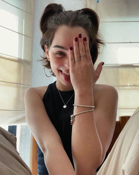 Macarena Garcia plays Natalia in the Netflix series Control Z.