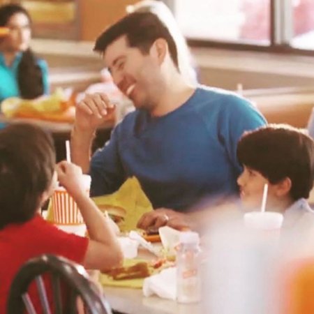 Mateo Fernandez appeared in commercials before he was cast in Love, Victor.