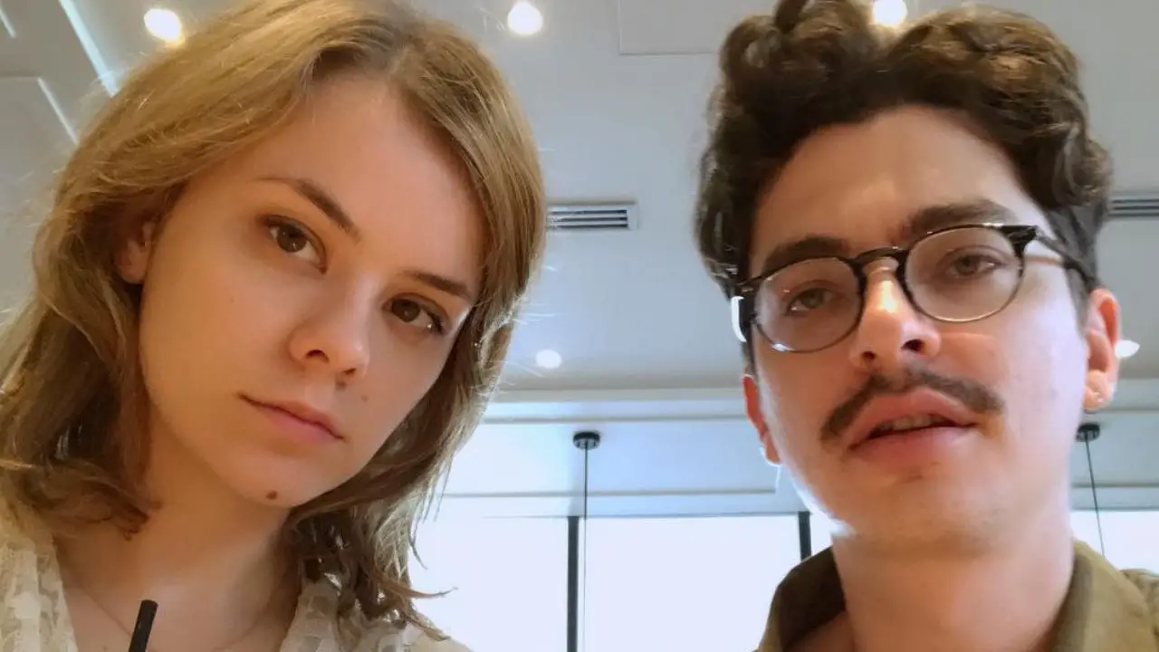 Adam Friedland doesn't have a wife but was engaged to Dasha Nekrasova. celebsindepth.com