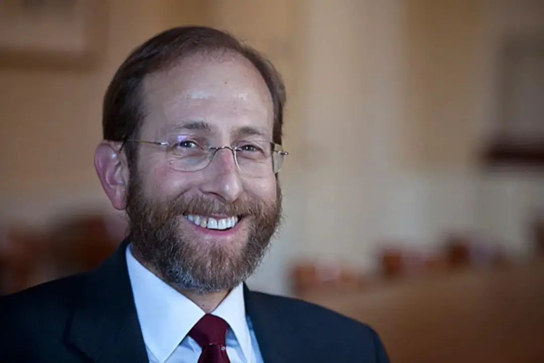 Alan Garber was raised by Jewish parents. celebsindepth.com