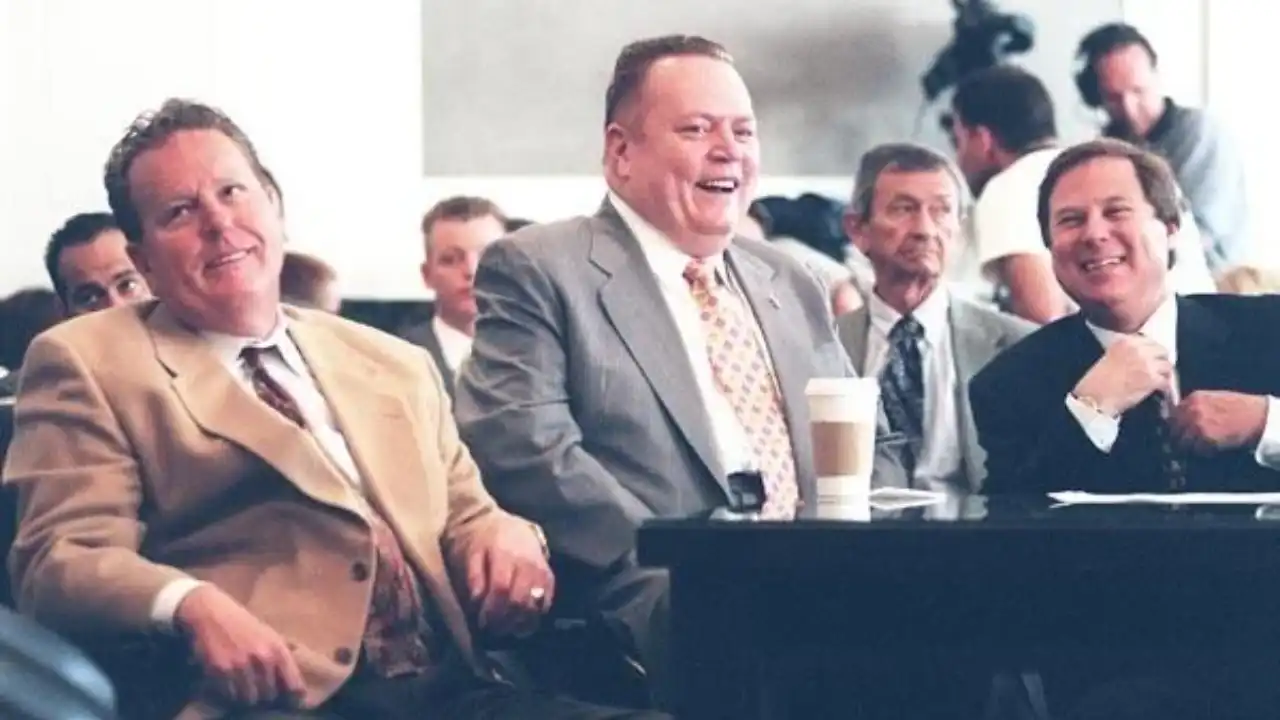 Alan Isaacman's net worth is celebsindepth.comguessed to be between $1–5 million.