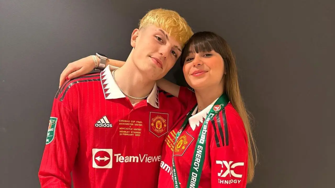 Alejandro Garnacho's girlfriend, Eva Garcia, is 18 years old.