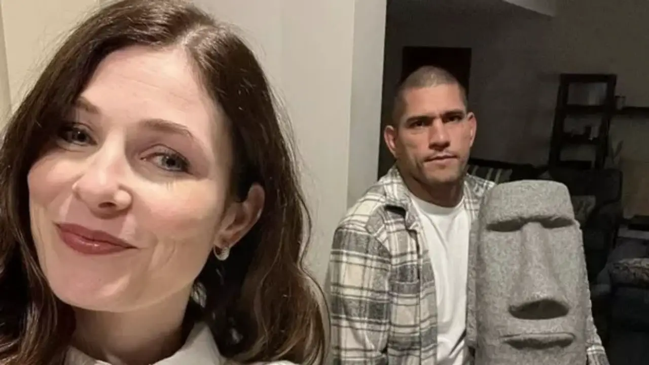 Alex Pereira split with Merle Christin after discovering she was already married. celebsindepth.com