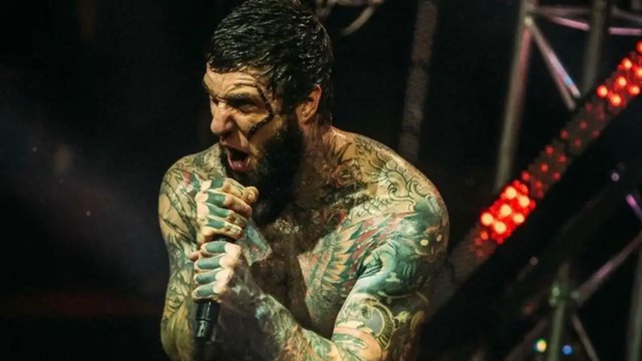 Alex Terrible had scarification for his face scar. clebsindepth.com