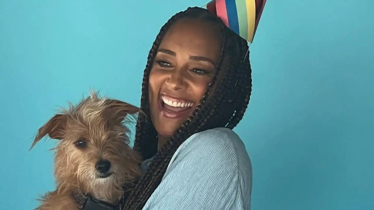 Amanda Seales is in a relationship with her boyfriend, Vonnie. celebsindepth.com