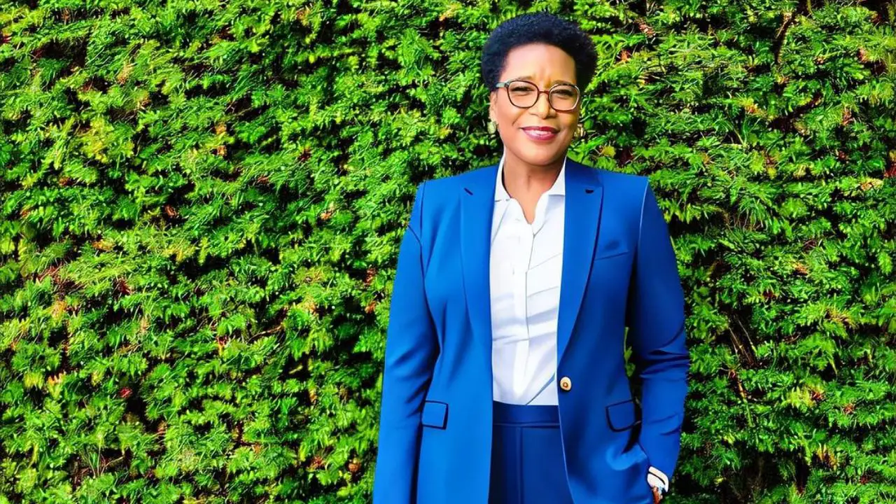 Glodine Upshaw is played by actress Marsha Warfield. celebsindepth.com