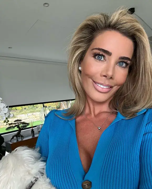Carolyn Radford has an unnatural appearance due to plastic surgery. celebsindepth.com