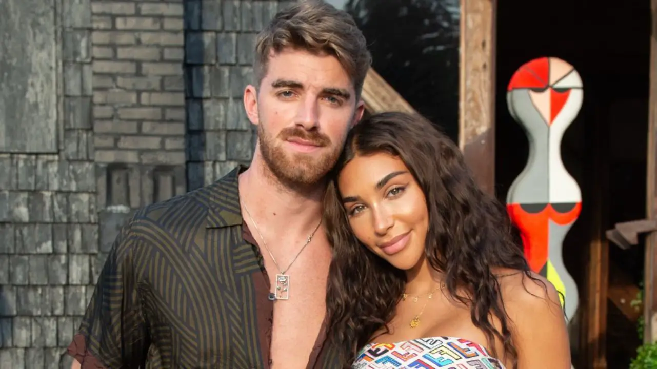 Chantel Jeffries was dating Andrew Taggart in 2020. celebsindepth.com