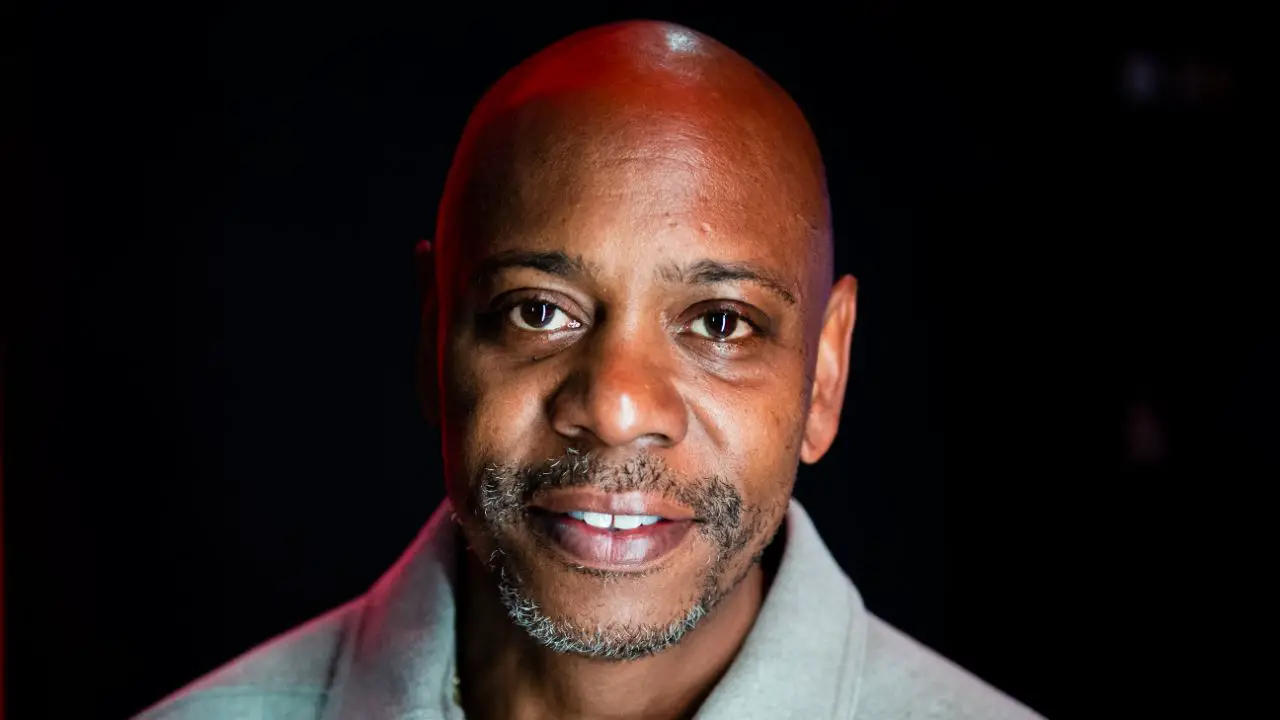 Dave Chappelle's recent appearance shows he underwent cosmetic procedures. celebsindepth.com
