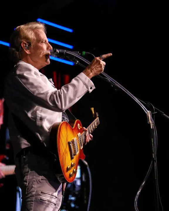 Don Felder doesn't have a girlfriend in 2023. celebsindepth.com