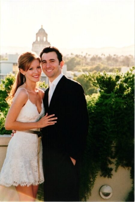 Elizabeth Bogush is married to her husband Lukas Reiter.