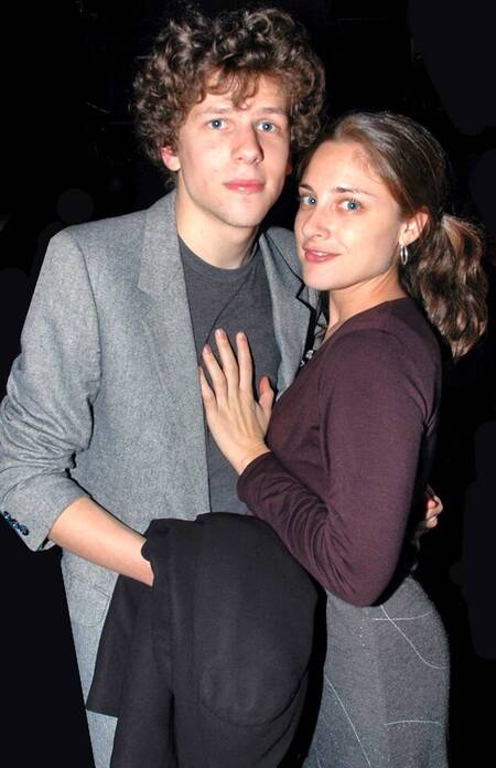 Jesse Eisenberg and long time girlfriend turned wife Anna Strout got back together in 2015.