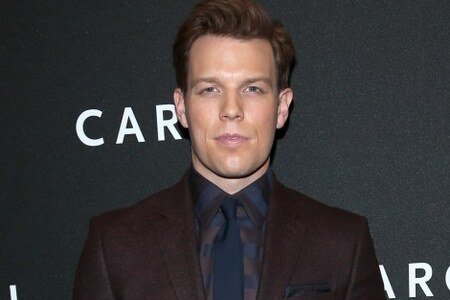 Jake Lacy plays the role of Clyde in the Hulu original High Fidelity.