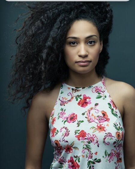 Rosanny Zayas' net worth is estimated at $150,000.
