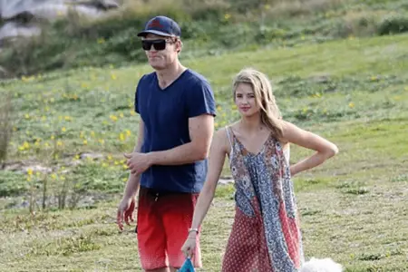 Kassandra Clementi was in a relationship with Dr. Chris Brown.