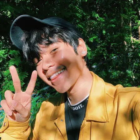 Utopia Falls Hulu Mags actor Mickeey Nguyen does not have a girlfriend right now.