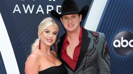 Girlfriend and boyfriend duo Jon Pardi and fiancee Summer Duncan got engaged in 2019.