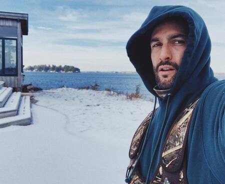 Noah Mills' net worth is estimated to be $1 million.