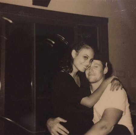 Nathalie Kelley was in a relationship with her Vampire Diaries co-star Zach Roerig.