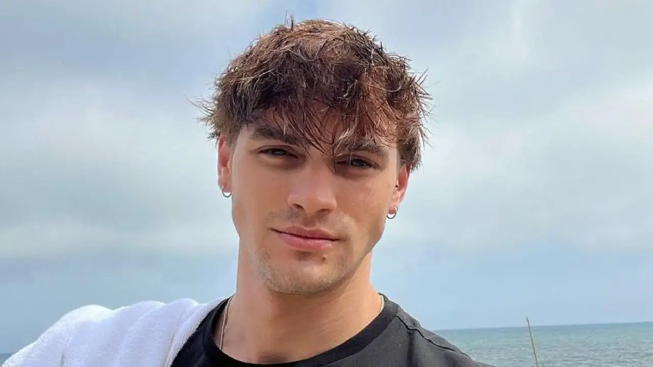 Gabriel Guevara has not revealed his girlfriend. celebsindepth.com