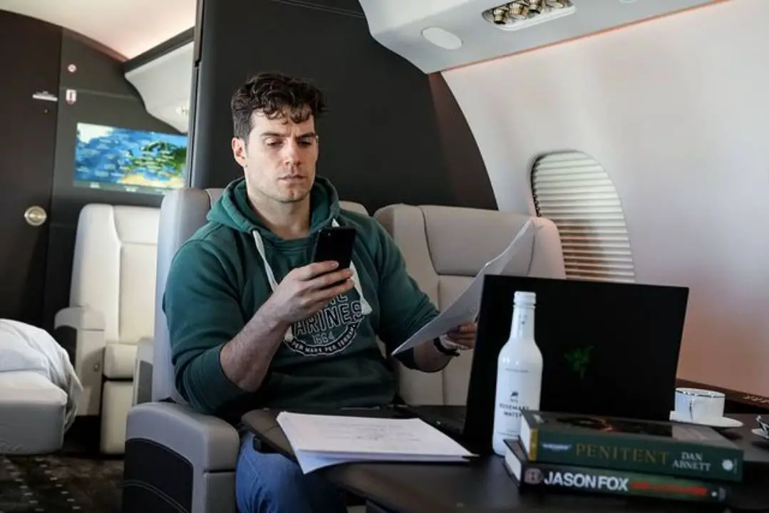 As per Reddit, Henry Cavill found himself at the center of controversy. celebsindepth.com