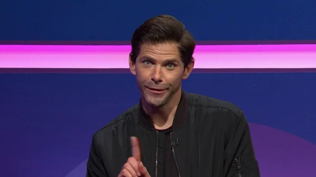 Mikey Day is criticized by Reddit users for being annoying. celebsindepth.com