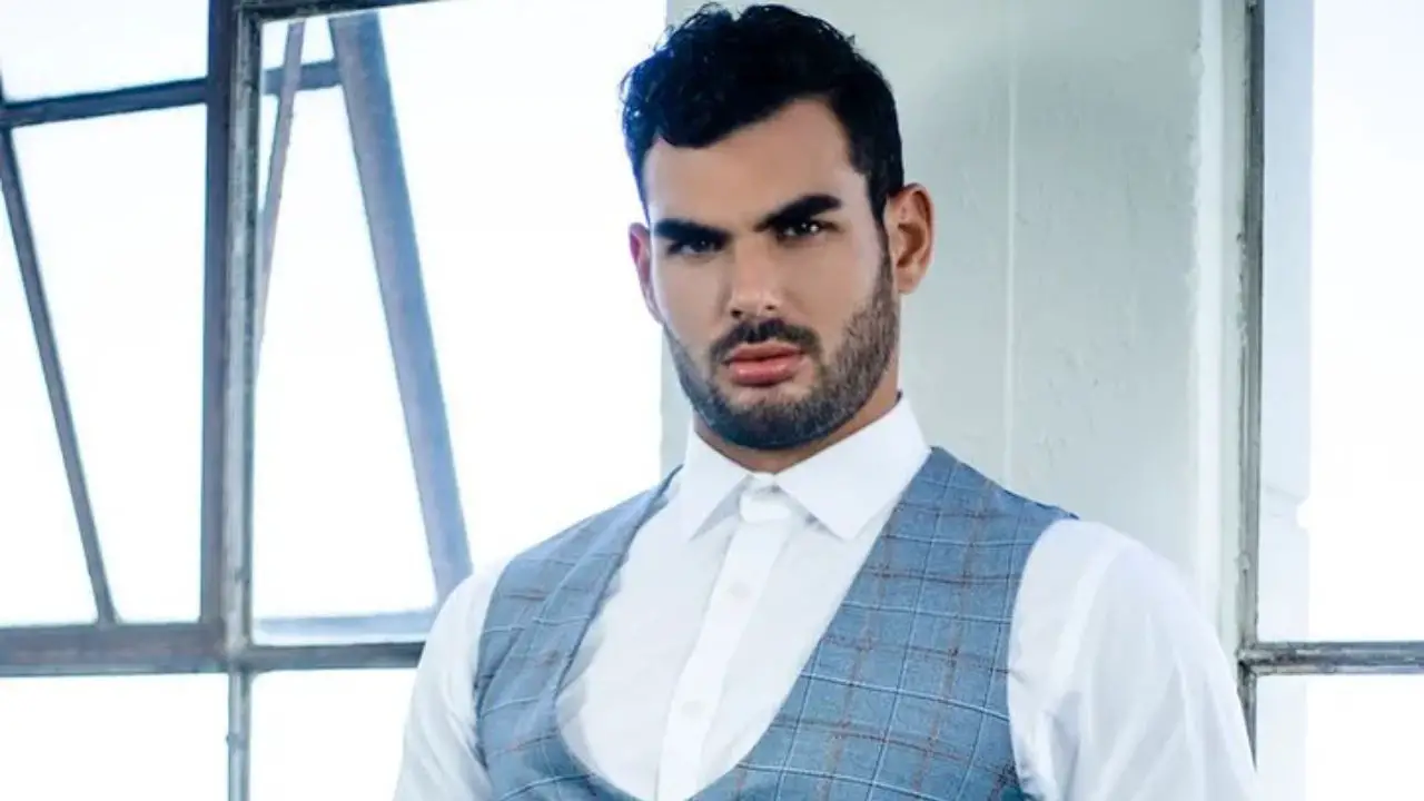 Romain Bonnet stands at a height of 6'3".  celebsindepth.com