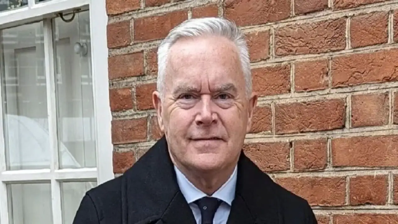 Huw Edwards has not revealed if she is gay or not. celebsindepth.com
